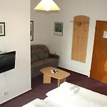 Hotel Am Kamin - Modern - Free Wifi - Parking Duisburg