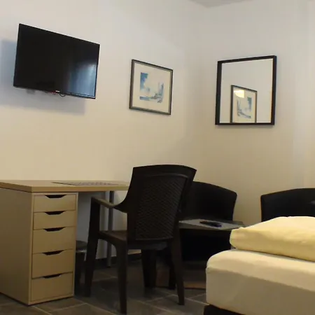 Hotel Am Kamin - Modern - Free Wifi - Parking Duisburg